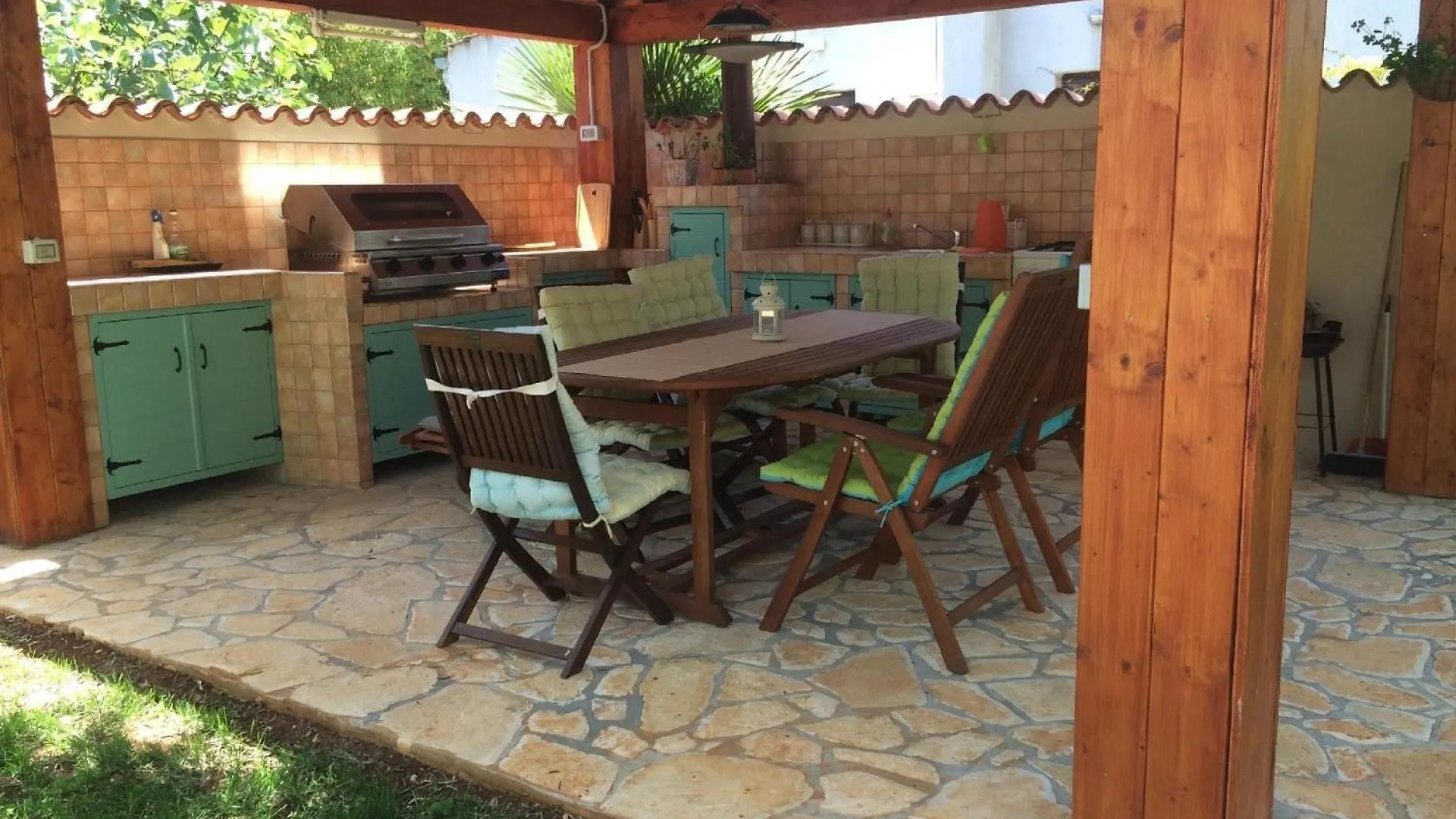 Holiday home Komplette Villa Mit Zwei Appartements Karpinjan Croatia