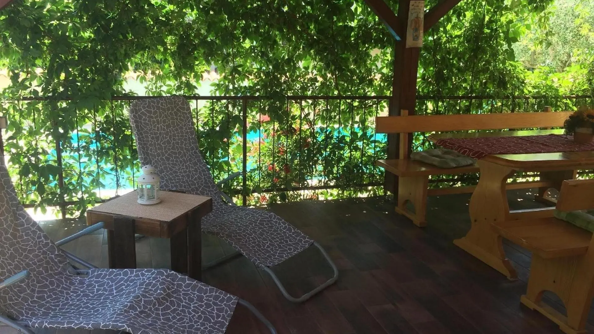 Holiday home Komplette Villa Mit Zwei Appartements Karpinjan